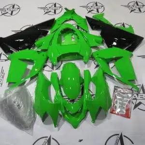 gloss green with gloss black lowers 2004 to 2005 zx10r